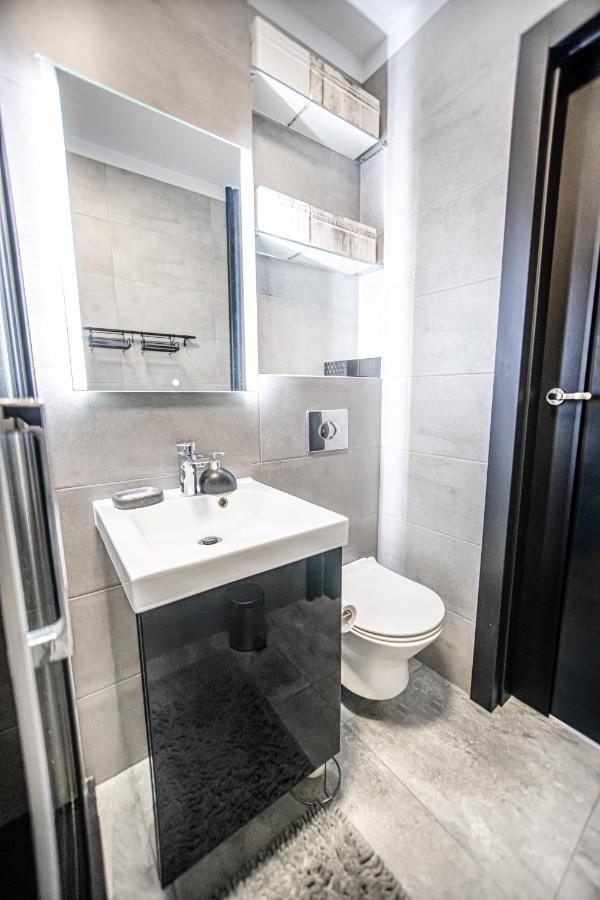 Charming Apt Next To Lazienki Park And City Center Warsaw Exterior photo